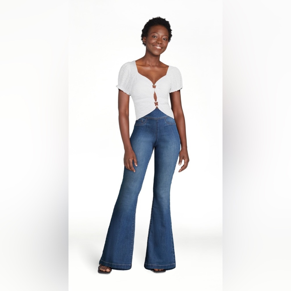 Madden NYC Juniors Hardware Lace Top - Picture 8 of 8